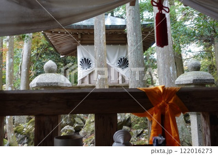 京都鞍馬寺　鞍馬山　魔王堂拝殿の奥 122016273