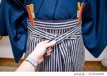 男性の袴 紐の締め方 結び方 着付け 男性の袴 紐の締め方 結び方 着付け 122016495