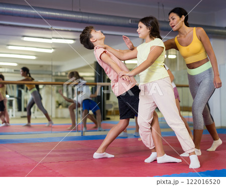 Kids on self-defence training 122016520