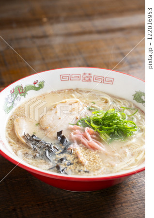 豚骨ラーメン 122016953