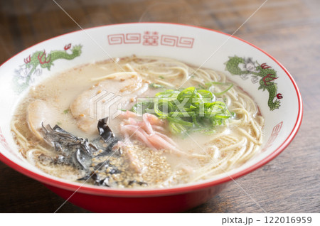 豚骨ラーメン 122016959