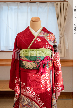 赤い振袖を着た和装ボディ マネキン 赤い振袖を着た和装ボディ マネキン 122018322