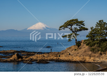 横須賀市秋谷立石公園からの富士山 122020530