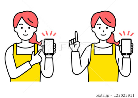 スマートフォンの画面を見せて説明するエプロン姿の女性 セット スマートフォンの画面を見せて説明するエプロン姿の女性 セット 122023911