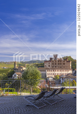 Castle and town with vineyard in Barolo, Langhe region, Piedmont, Italy Castle and town with vineyard in Barolo, Langhe region, Piedmont, Italy 122024642