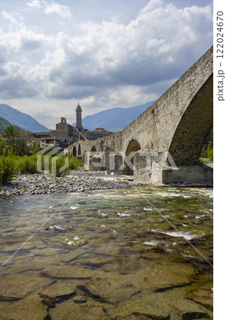Gobbo Bridge also Devil Bridge or Ponte del Diavolo or Ponte Gobbo in Bobbio, Piacenza province, Trebbia Valley, Emilia Romagna, Italy Gobbo Bridge also Devil Bridge or Ponte del Diavolo or Ponte Gobbo in Bobbio, Piacenza province, Trebbia Valley, Emilia Romagna, Italy 122024670