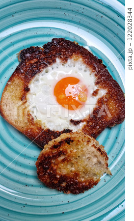 Egg in a hole 122028344