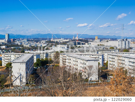 郊外の団地　多摩ニュータウン 122029060