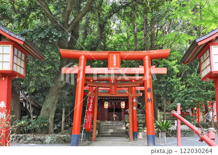 福津市の宮地嶽神社の境内外社奥の宮八社三宝荒神 122030264