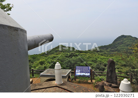 福岡県福津市の大峰山にある東郷神社軍艦三笠のオブジェ 福岡県福津市の大峰山にある東郷神社軍艦三笠のオブジェ 122030271