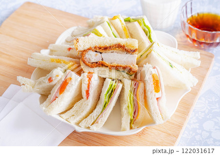 カツサンドとミックスサンド 122031617