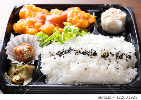 おいしエビのチリソースの中華弁当 122031928