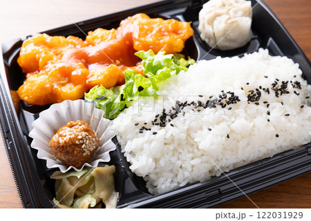 おいしエビのチリソースの中華弁当 122031929