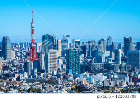 日本の東京都市景観交錯航空機…汐留のオフィスビル群や東京タワーなどを望む 日本の東京都市景観交錯航空機…汐留のオフィスビル群や東京タワーなどを望む 122033789