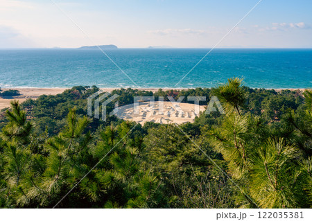 銭形砂絵の寛永通宝 香川県の観音寺市 フィルム風 銭形砂絵の寛永通宝 香川県の観音寺市 フィルム風 122035381