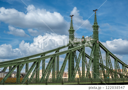 Budapest, Hungary, August 29, 2022. Detail of the Liberty Bridge on a beautiful summer day. Iconic image of the large green bridge. 122038547