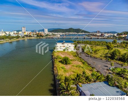 The city reservoir. 122038568