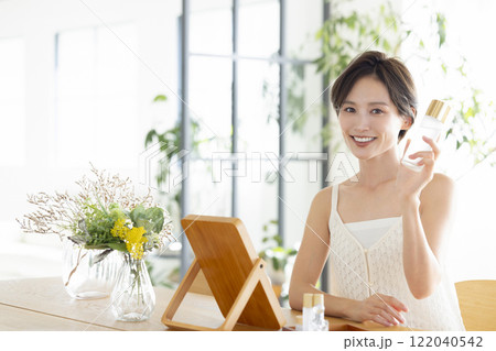 ビューティーイメージ 女性のポートレート ビューティーイメージ 女性のポートレート 122040542