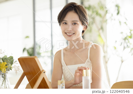 ビューティーイメージ　女性のポートレート 122040546
