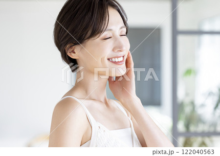 ビューティーイメージ　女性のポートレート 122040563