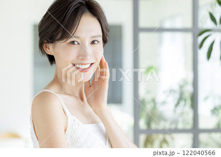 ビューティーイメージ　女性のポートレート 122040566