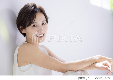 ビューティーイメージ 女性のポートレート ビューティーイメージ 女性のポートレート 122040589