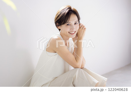 ビューティーイメージ　女性のポートレート 122040628
