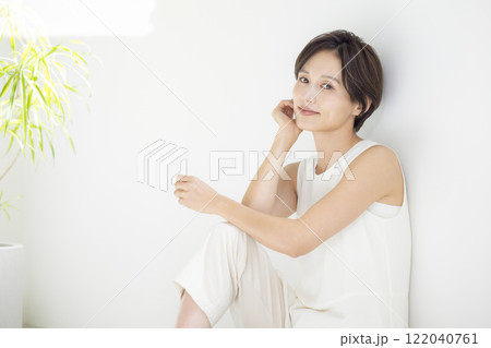 ビューティーイメージ 女性のポートレート ビューティーイメージ 女性のポートレート 122040761