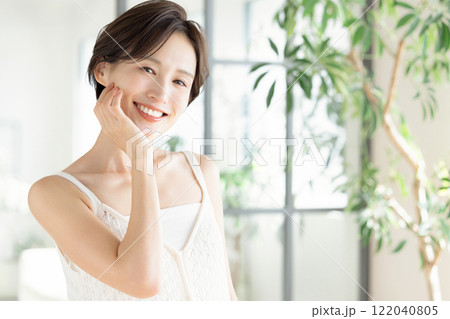 ビューティーイメージ　女性のポートレート 122040805