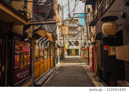 京都市 木屋町通り裏道の居酒屋の風景 京都市 木屋町通り裏道の居酒屋の風景 122041830