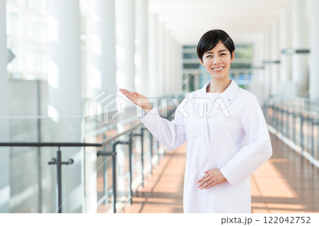 若い医師 若い医師 122042752