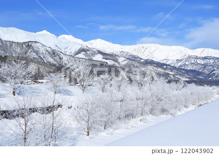 冬の白馬　霧氷と北アルプス 122043902