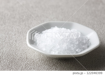 イタリア　シチリア島産岩塩 122046399