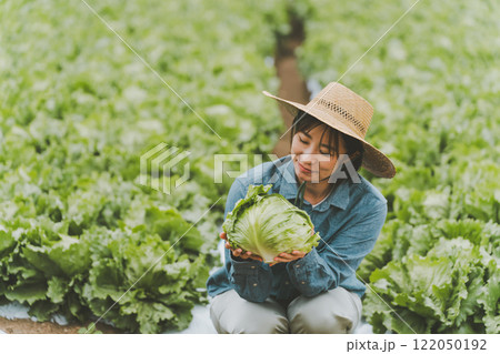 レタス農家 122050192