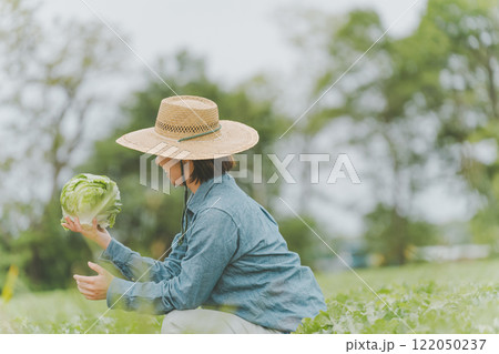 レタス農家 122050237