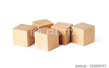 Wooden cubes 122050757