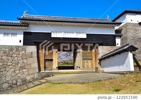 春　白河小峰城　前御門 122051580