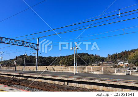 京成電鉄 宗吾参道駅のホームと線路の風景 京成電鉄 宗吾参道駅のホームと線路の風景 122051641