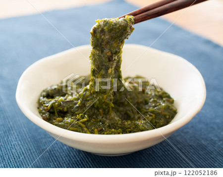 小鉢に入れたアカモク 小鉢に入れたアカモク 122052186