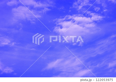 雲のある青空(背景素材) 122053975