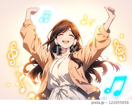 イヤホンで音楽を聴きながら笑顔で歌う若い女性 122055058