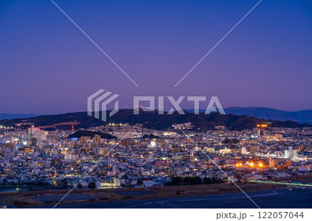【静岡県】円山花木園から眺める静岡市の街並み　夕景 122057044