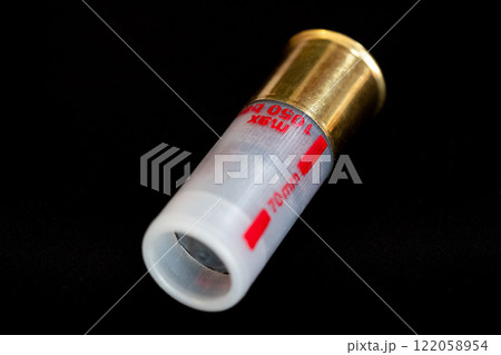 スラッグ弾　(写真素材) 122058954