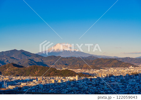 【静岡県】円山花木園から眺める静岡市の街並みと富士山 122059043