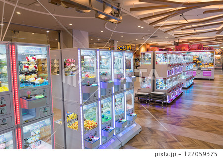 プラサカプコン（PLAZA CAPCOM）ミッテン府中店　広大なゲームセンター　東京都府中市宮町 122059375