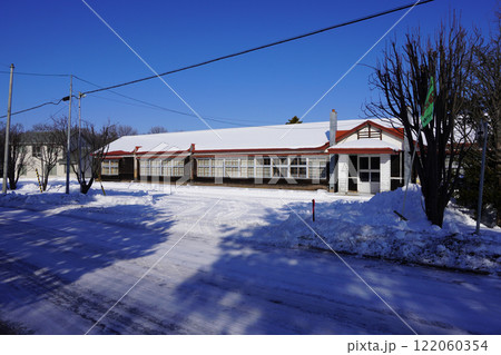 網走市立丸万小学校(廃校・網走市立郷土博物館民俗資料収蔵展示施設 網走市立丸万小学校(廃校・網走市立郷土博物館民俗資料収蔵展示施設 122060354