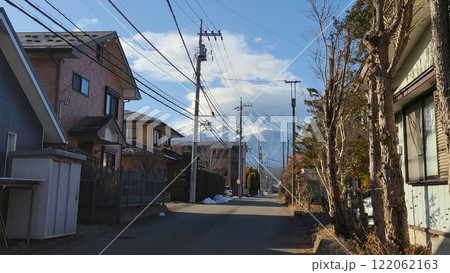 住宅街と富士山 122062163