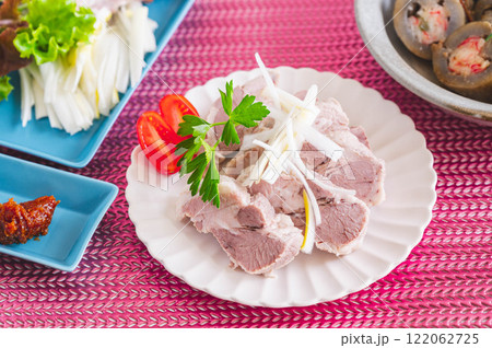 炊飯器で韓国風　ポッサム 122062725