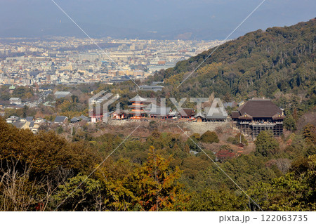 阿弥陀ヶ峰より清水寺を望む 122063735