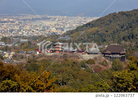 阿弥陀ヶ峰より清水寺を望む 122063737